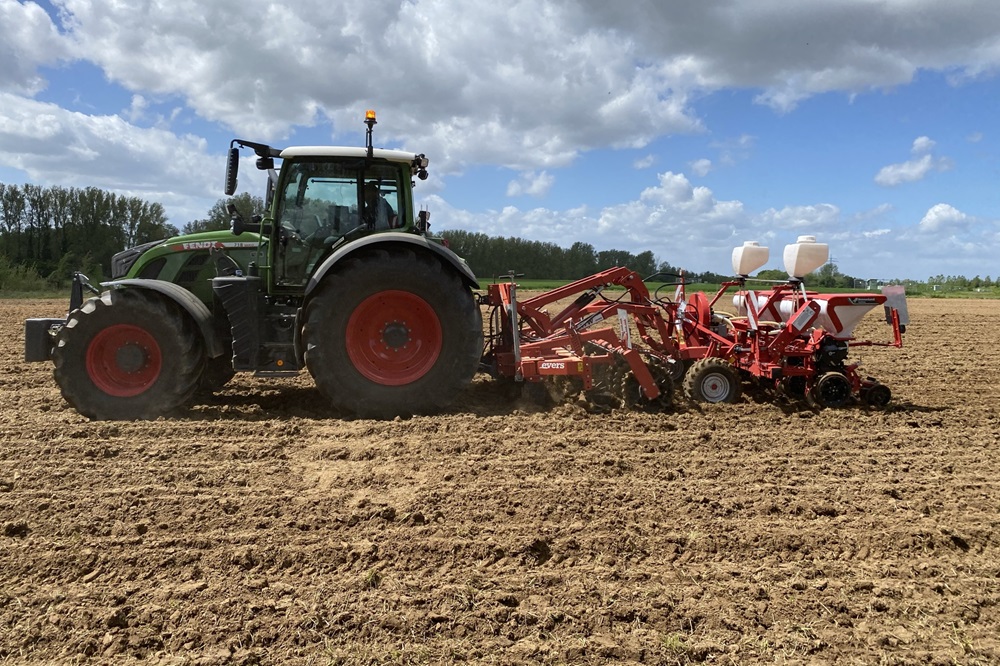 Evers Rijenteeltwoeler verhelpt droogtestress en natte voeten